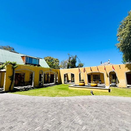 17 On Bird Guest House Бофорт-Уэст Экстерьер фото