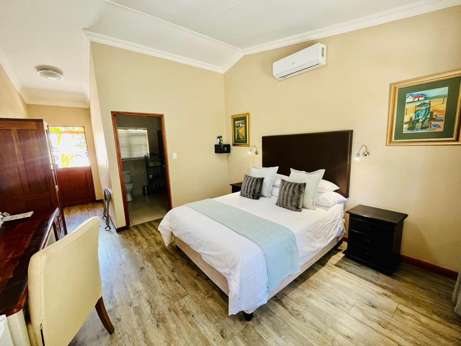 17 On Bird Guest House Бофорт-Уэст Экстерьер фото