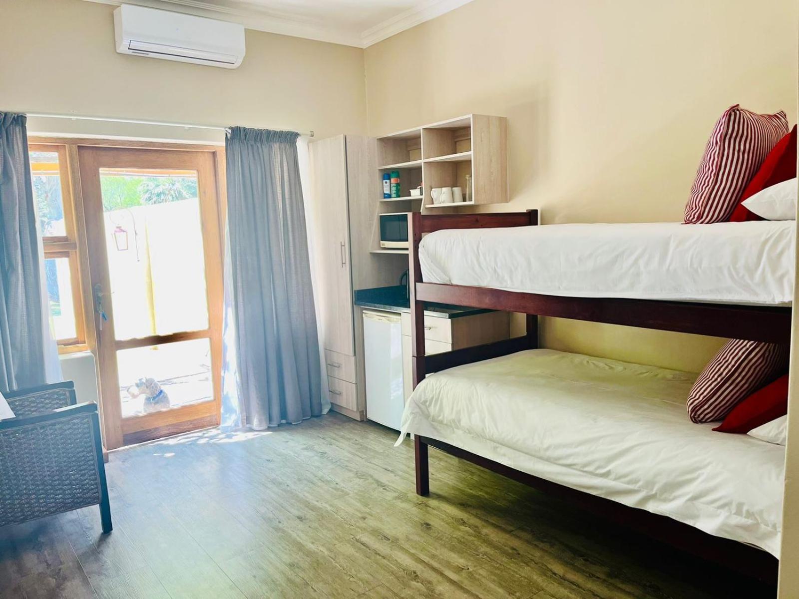 17 On Bird Guest House Бофорт-Уэст Экстерьер фото