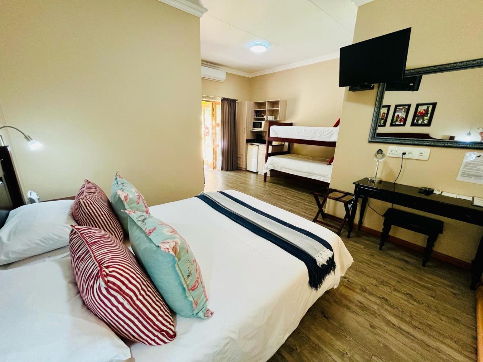 17 On Bird Guest House Бофорт-Уэст Экстерьер фото