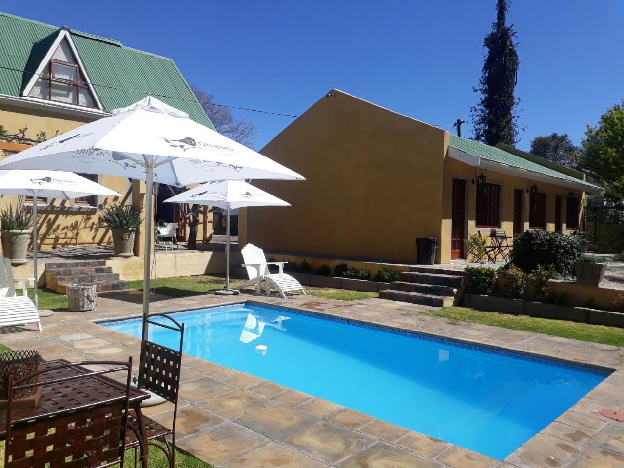 17 On Bird Guest House Бофорт-Уэст Экстерьер фото